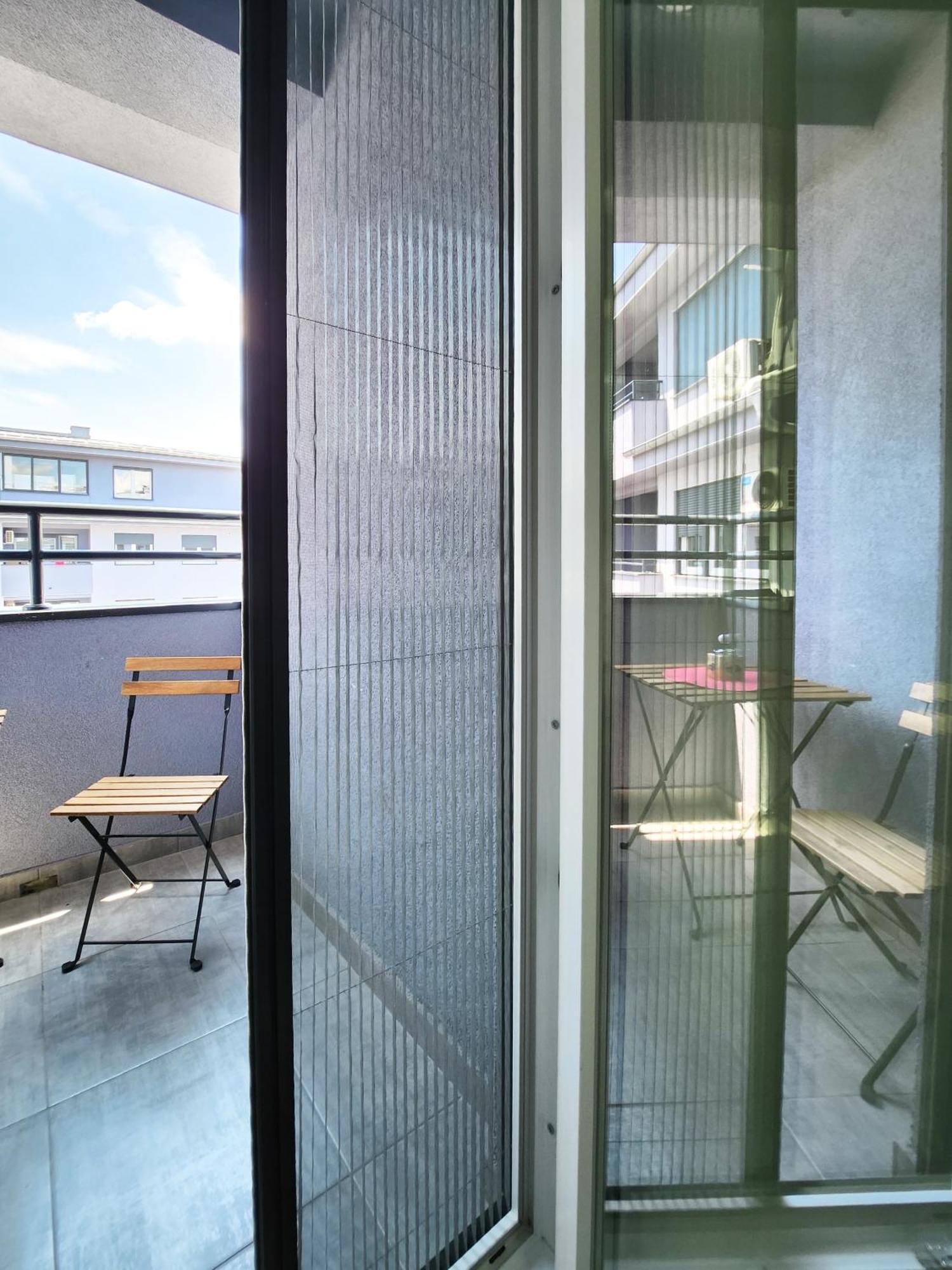 Oota Soko With Parking Garage Apartment Kragujevac Room photo