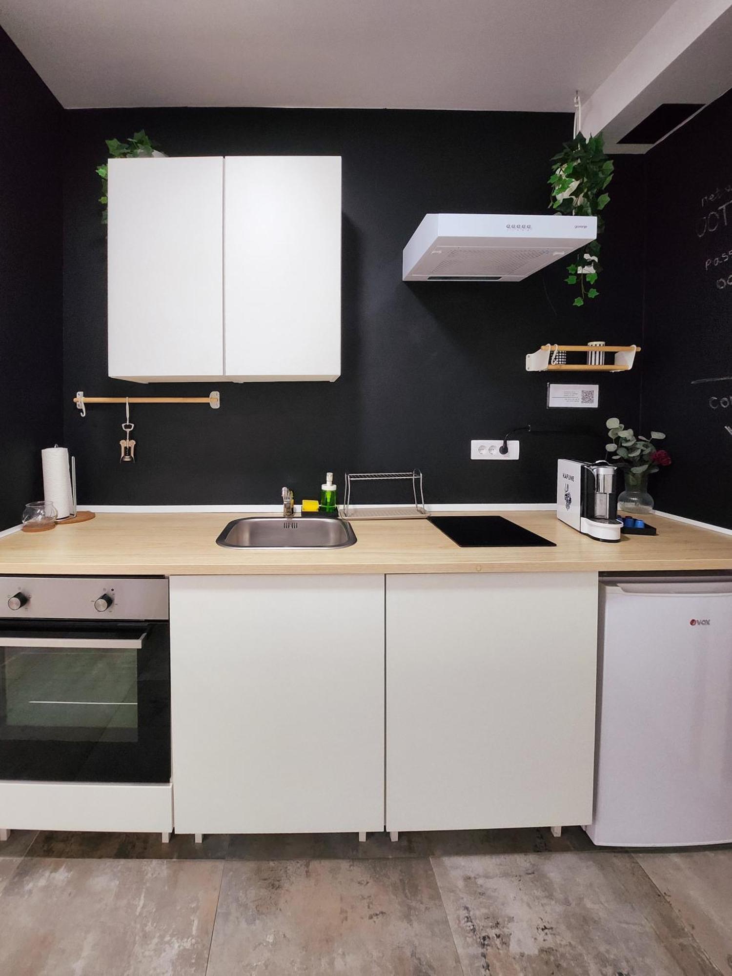 Oota Soko With Parking Garage Apartment Kragujevac Room photo